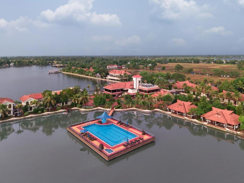 Sterling Lake Palace Alleppey